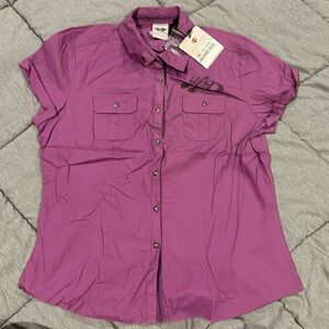 Harley-Davidson. Size L. NWT. Button front. Fitted Shirt. Purple.